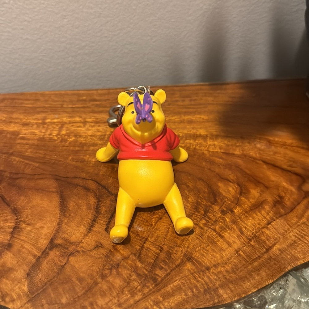 Winnie The Pooh Keychain Disney 3D Purple Butterfly - Picture 4 of 5